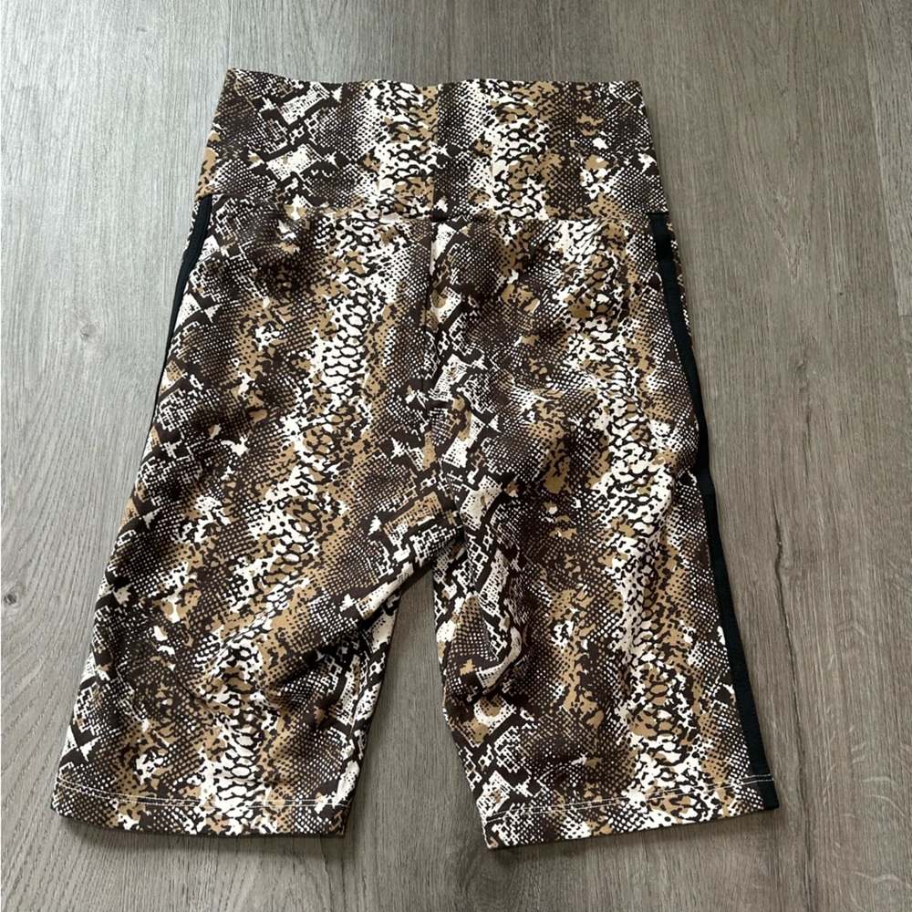 Adidas Originals Women´s Size Small Short Trefoil Leggings Snake Print Shorts - Picture 2 of 11